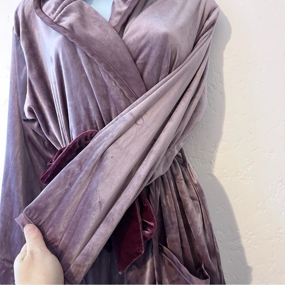 DAYDREAM by Berkshire Home Velvet Lilac Hooded Midi Length Robe - Picture 7 of 9